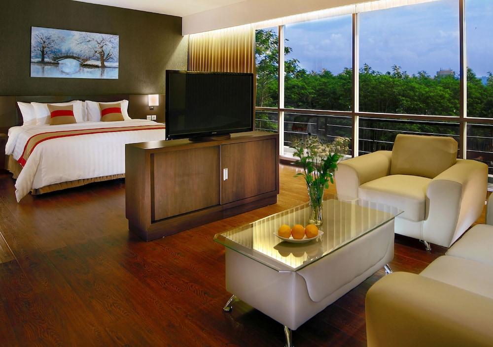 Aston Jember Hotel & Conference Center Eksteriør bilde