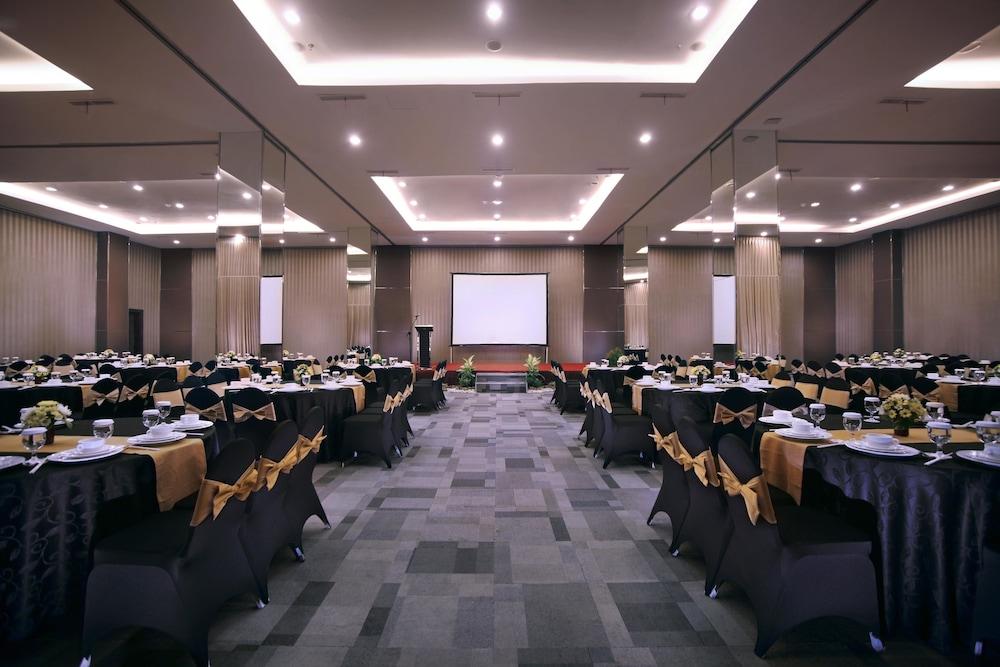 Aston Jember Hotel & Conference Center Eksteriør bilde