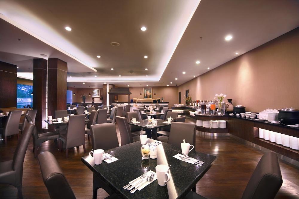 Aston Jember Hotel & Conference Center Eksteriør bilde